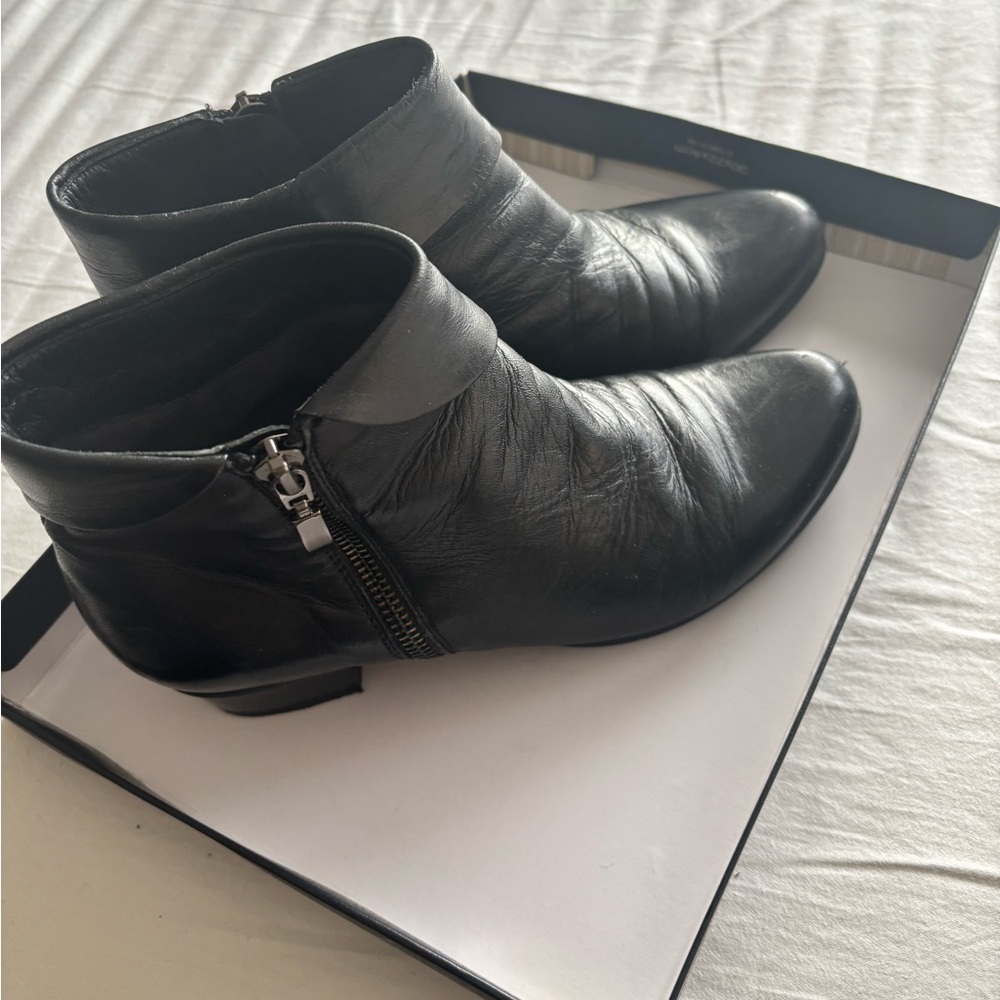 Spring Step Black Leather Ankle Booties